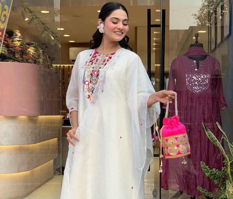 Beautiful White Chanderi Kurti Pant Dupatta Suit Readymade