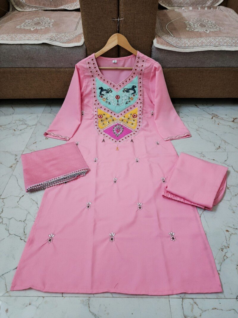 Beautiful Pink Crape Kurti Pant Dupatta Suit Readymade - Image 6