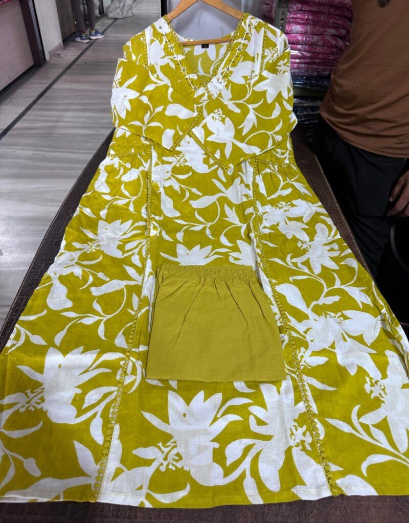 Beautiful Floral Printed Cotton Kurta Pant Set Readymade - Image 4