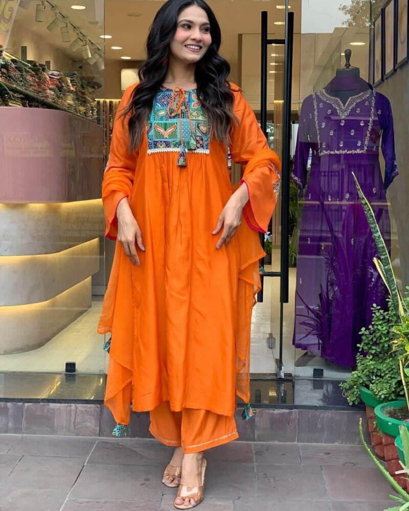 Party/Wedding wear 3p Cotton Embroidered Anarkali Dresses - Image 2