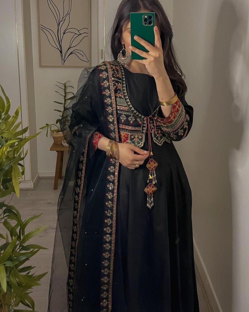 Beautiful Black Embroidered Silk Anarkali Suit Rreadymade