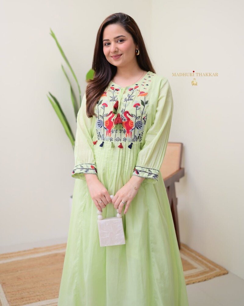 Party/wedding Wear Georgette Anarkali Dress Readymade - Image 3