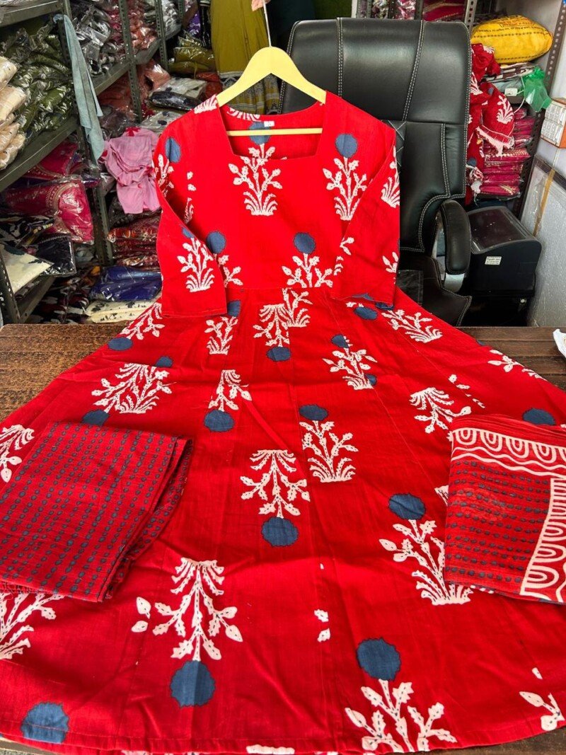 Beautiful red Cotton Hand Block Printed Anarkali 3p Suit - Image 3