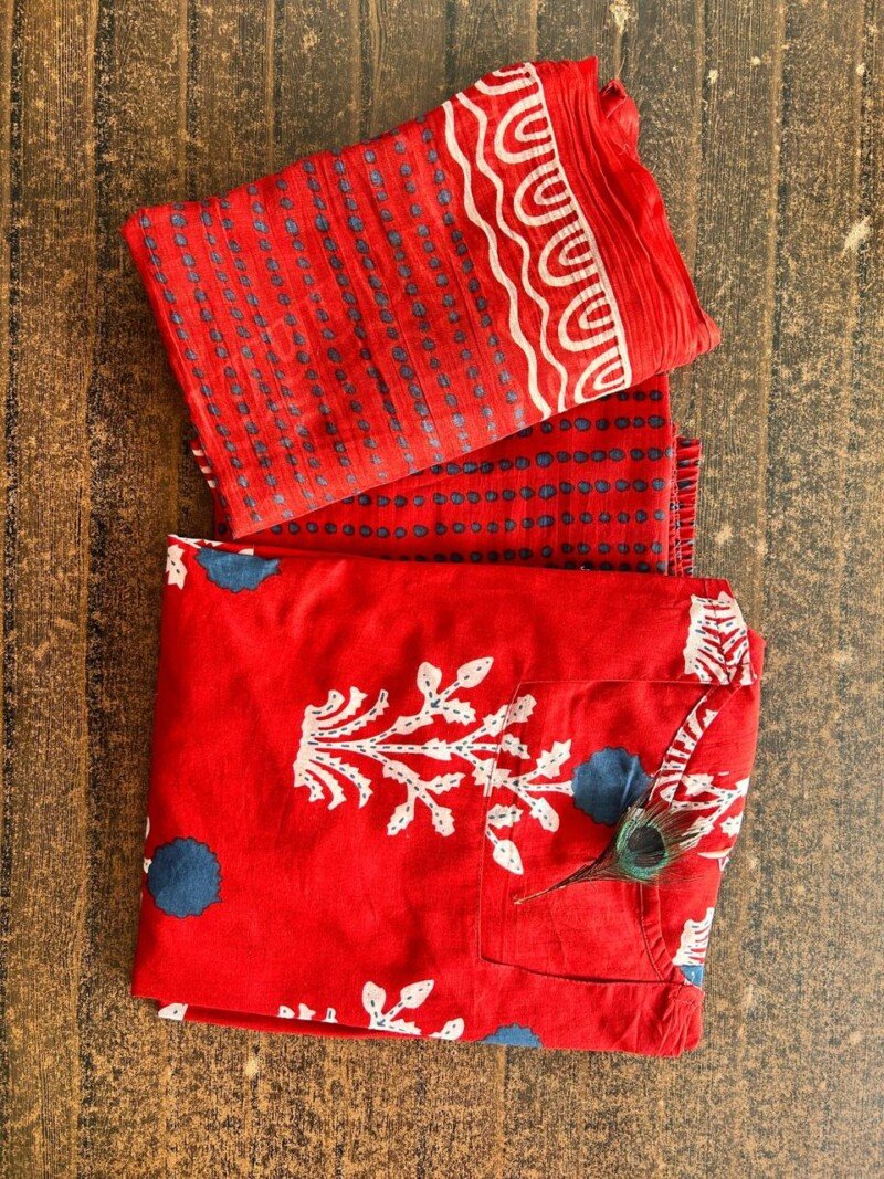 Beautiful red Cotton Hand Block Printed Anarkali 3p Suit - Image 4