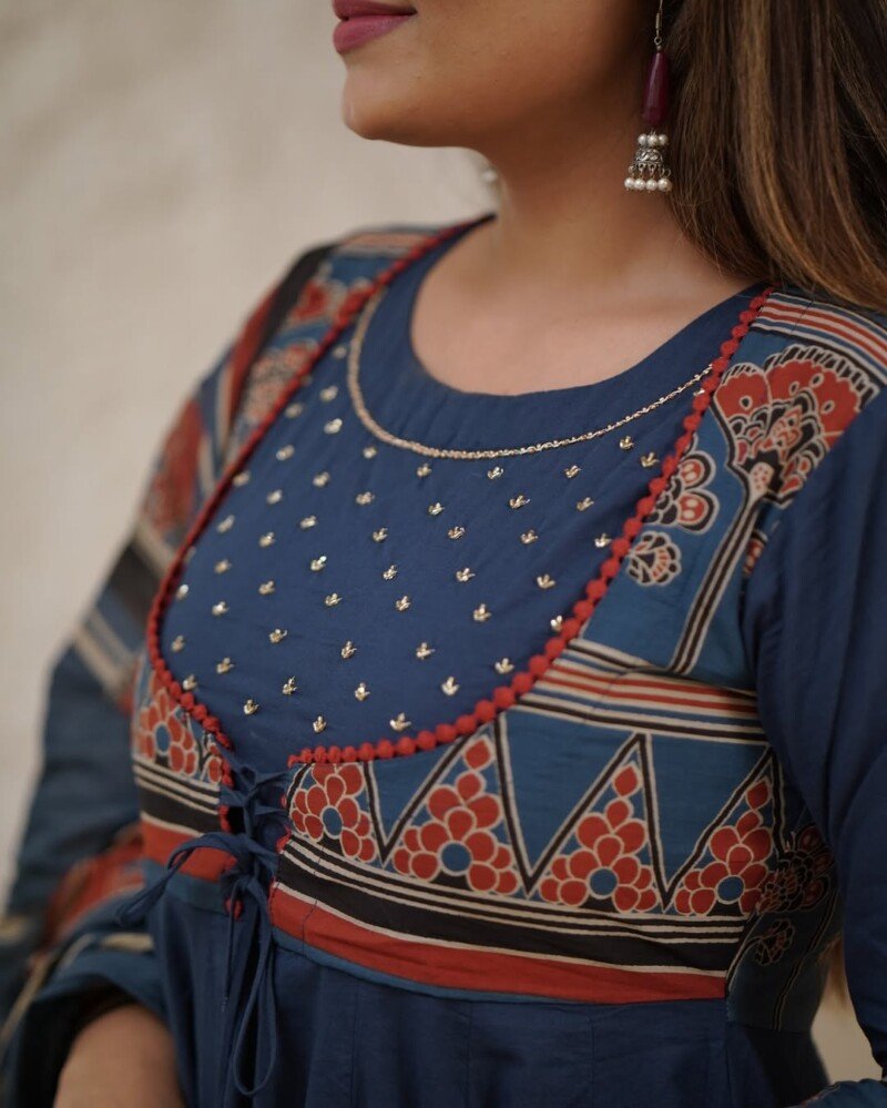 Indian Traditional Wedding/party Wear Cotton Anarkali Jacket - Image 3