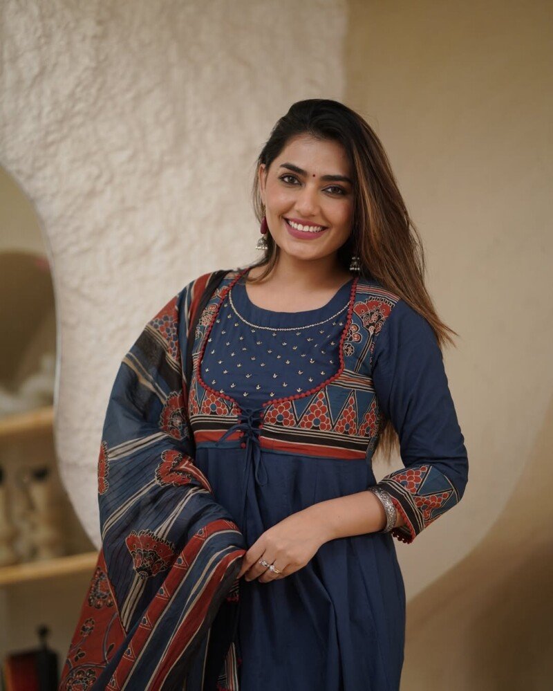 Indian Traditional Wedding/party Wear Cotton Anarkali Jacket - Image 4
