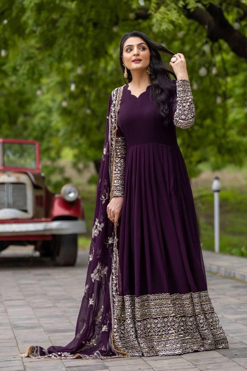 Party/Wedding Wear Georgette Anarkali 3 Piece  Suit Fully Stitched - Image 4